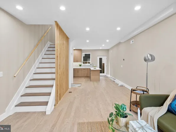 1032 S Randolph St, Philadelphia, PA 19147