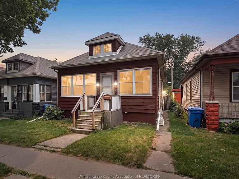 497 McKay Ave — Photo 1