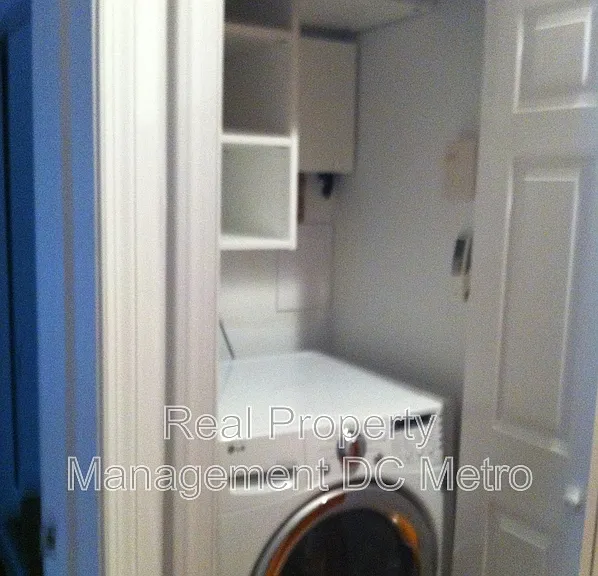 2131 Newport Pl NW #1 — Photo 11