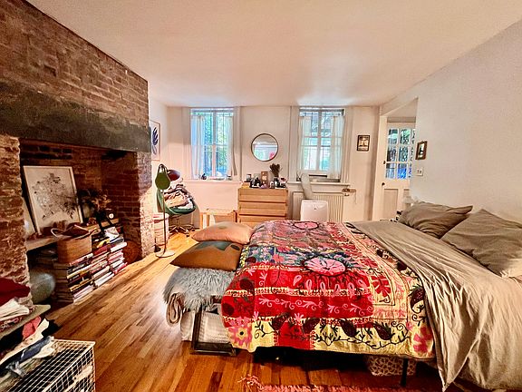 5th image of 359 Washington Ave #1