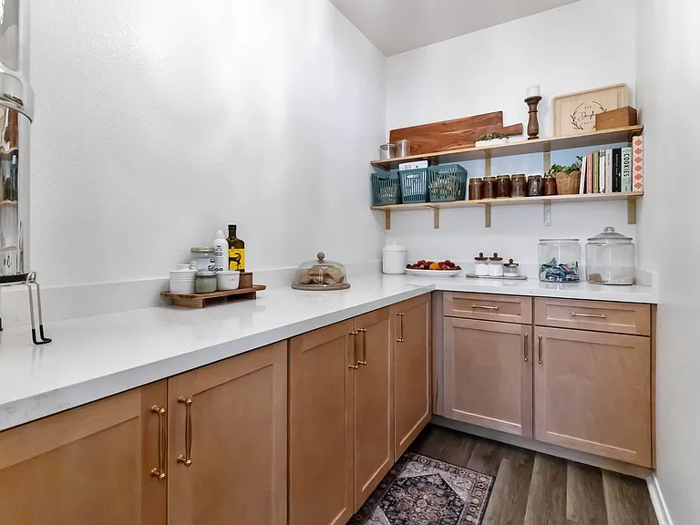 5505 Knotting Pass — Photo 23