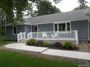 9024 Roanoke Rd, Stafford, NY 14143