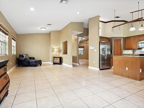 3rd image of 1439 SW 11th Place