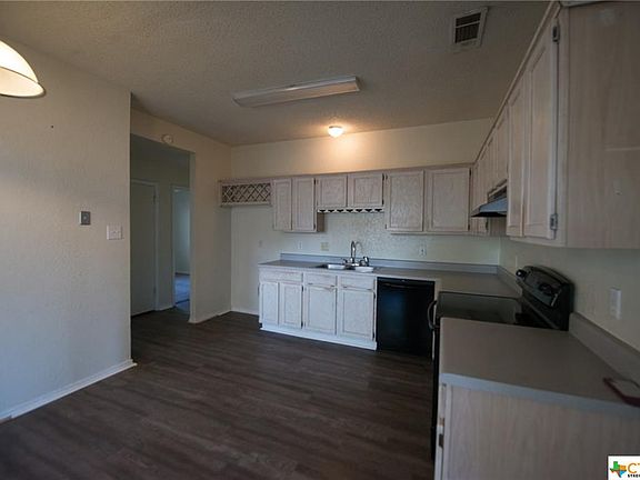 4th image of 2401 Flintstone Cir