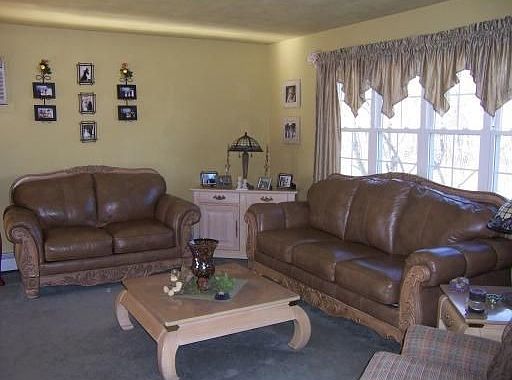 5th image of 63 Decker Dr