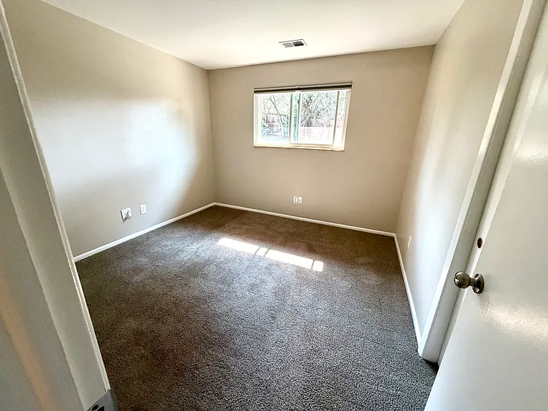 7478 Pomona Dr S — Photo 8