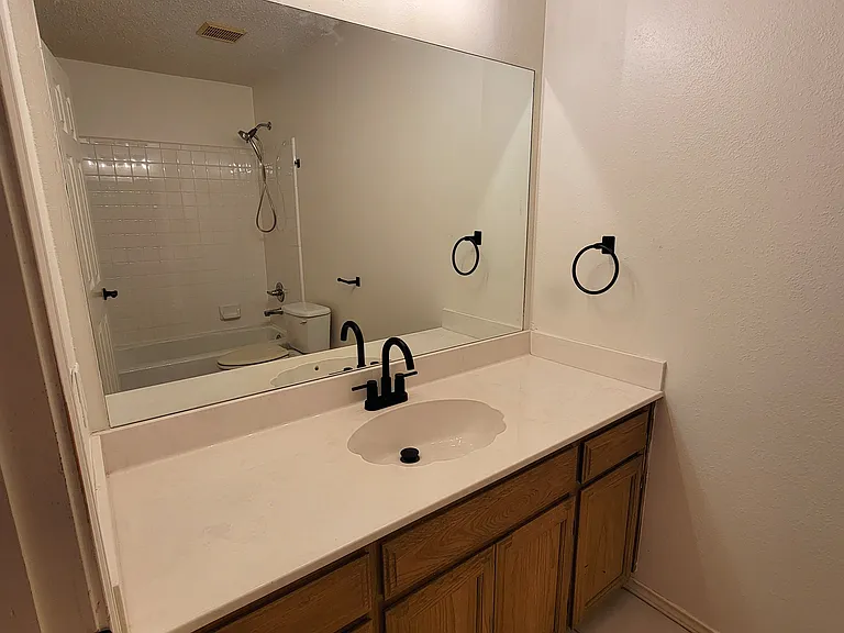 2704 Amherst Ave — Photo 30