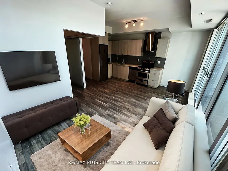 51 E Liberty St #1116 — Photo 2