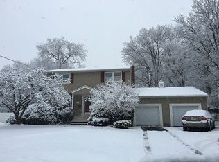 57 Green View Dr, Pequannock, NJ 07440