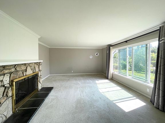 3rd image of 2130 Louise Ave