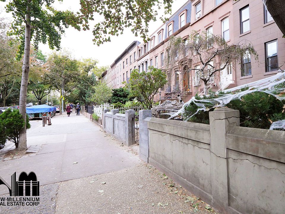 1st image of 119A 2nd Pl APT 2
