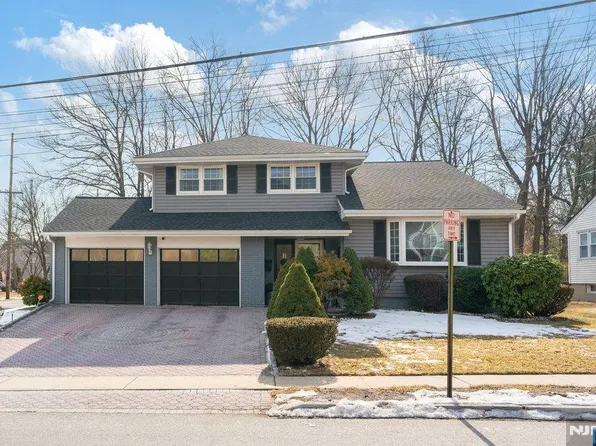 47 Lake St, Westwood, NJ 07675