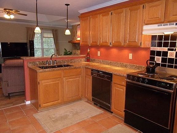 Under Cabinet Lighting and Granite