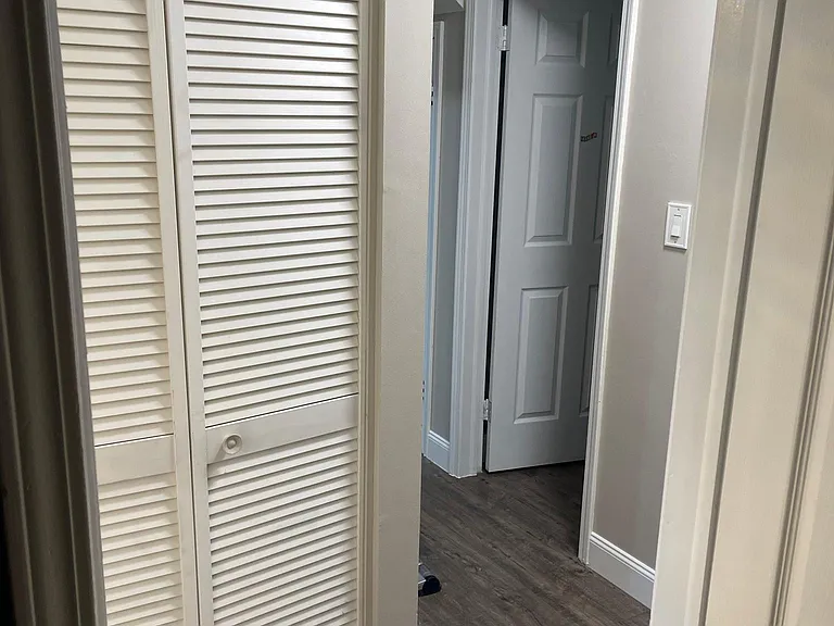 12836 Pomona Dr — Photo 24