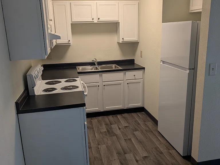 Legacy Village Apartments — Photo 32