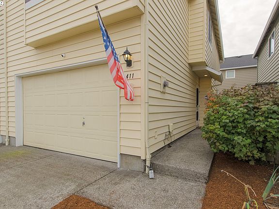 2nd image of 2411 NE 80th St
