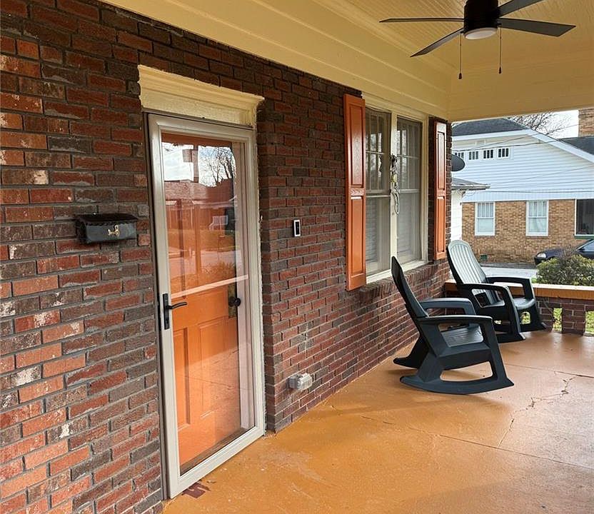 1st image of 644 Holderness St SW