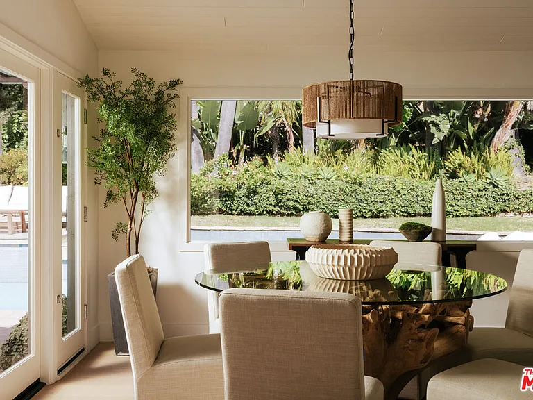 1744 N Doheny Dr — Photo 10
