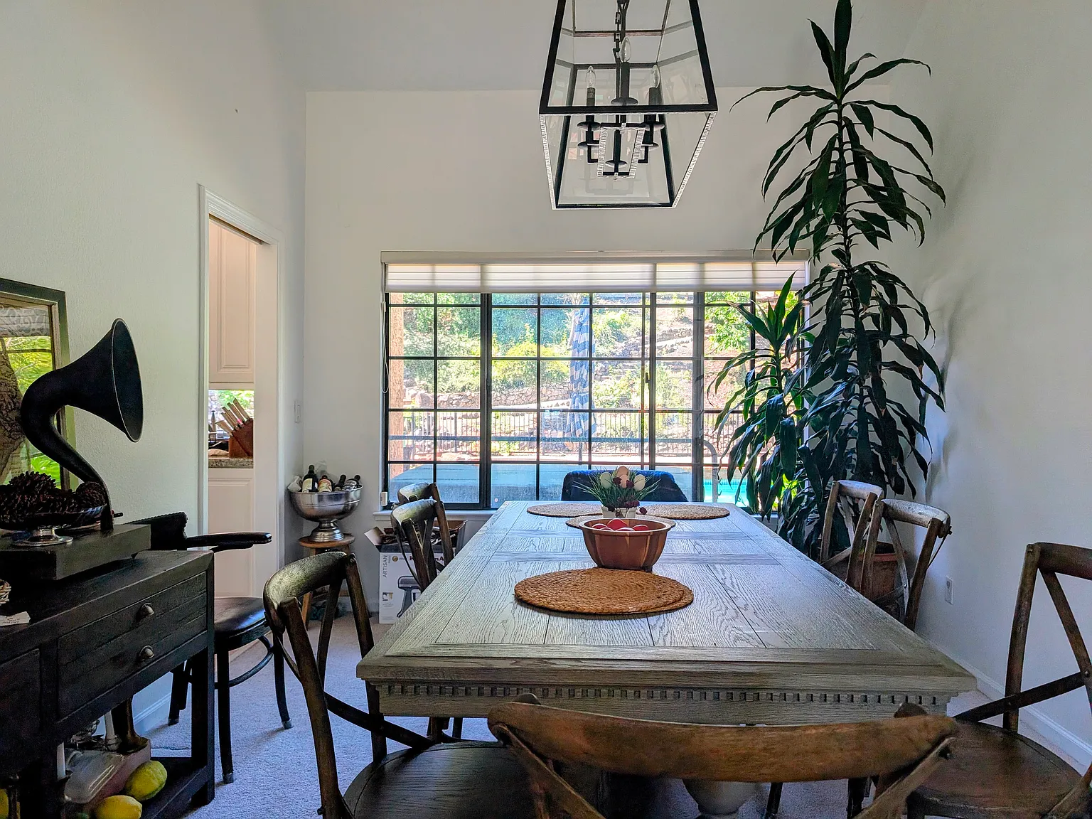 4 bed, 3.5 bath, 3136 sqft, $7,750 — Photo 4