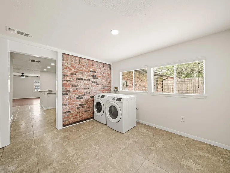 6711 Pickett Dr — Photo 14