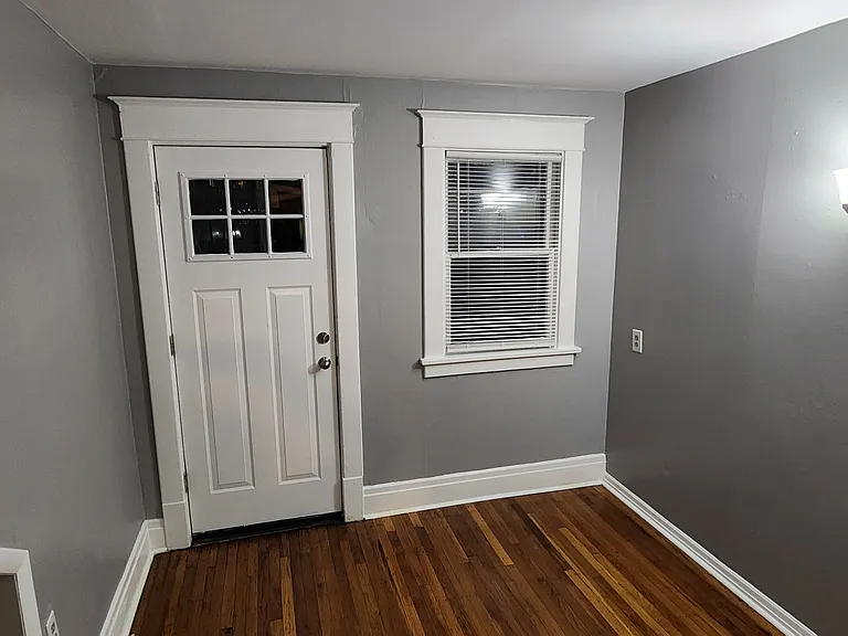 204 Winspear Ave #2 — Photo 7