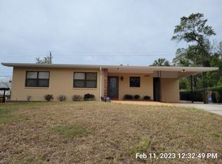 5304 Rainbow Dr, Temple Terrace, FL 33617