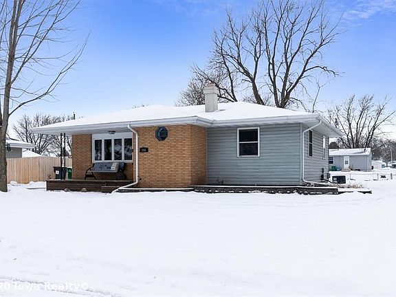 2nd image of 206 SW Westlawn Dr