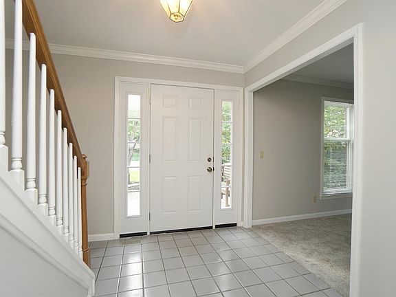 3rd image of 8545 Meadow Bluff Ct