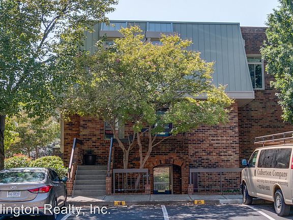 3rd image of 1635 S Hayes St APT B