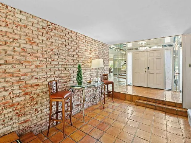 4620 NE 25th Ave — Photo 9