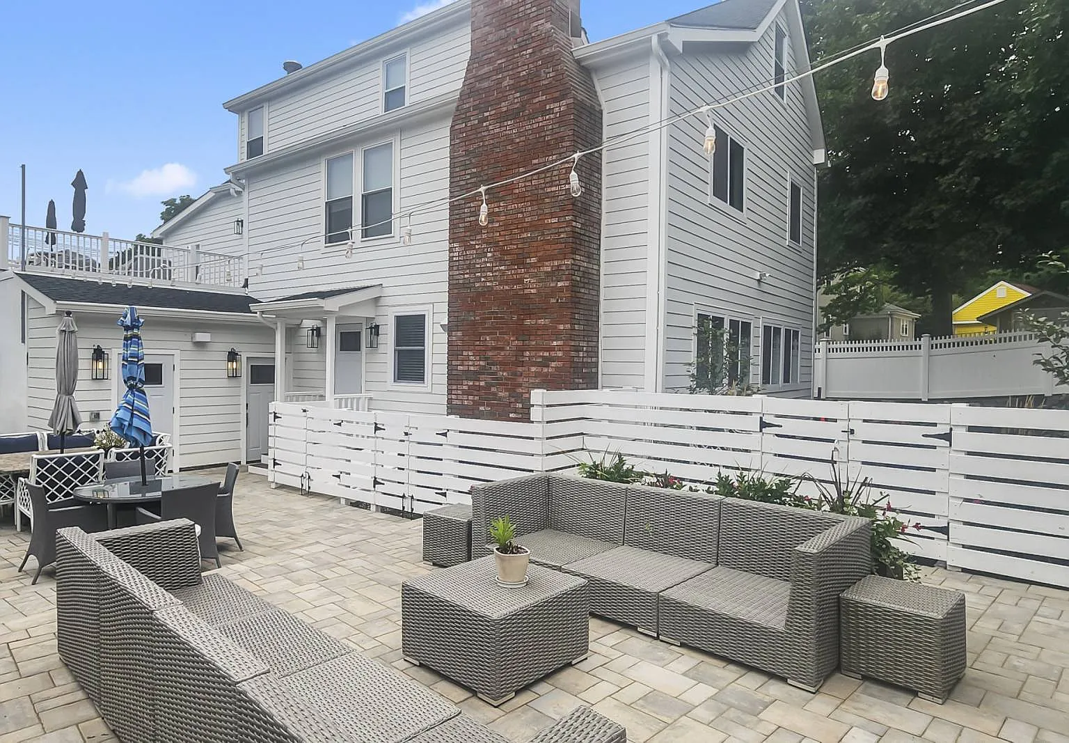 4 bed, 2400 sqft, $6,950 — Photo 4