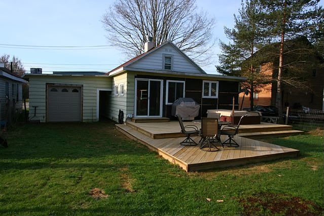 backyard, deck, hottub