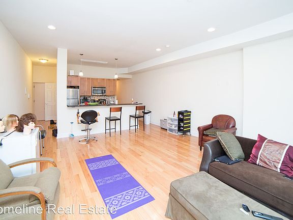 4th image of 2835 W Girard Ave #4066613