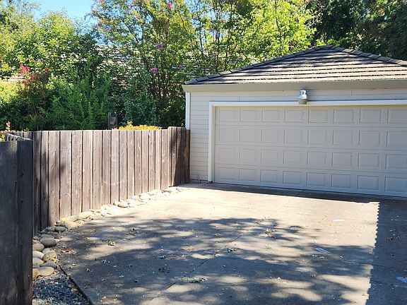 Rear driveway/Garage