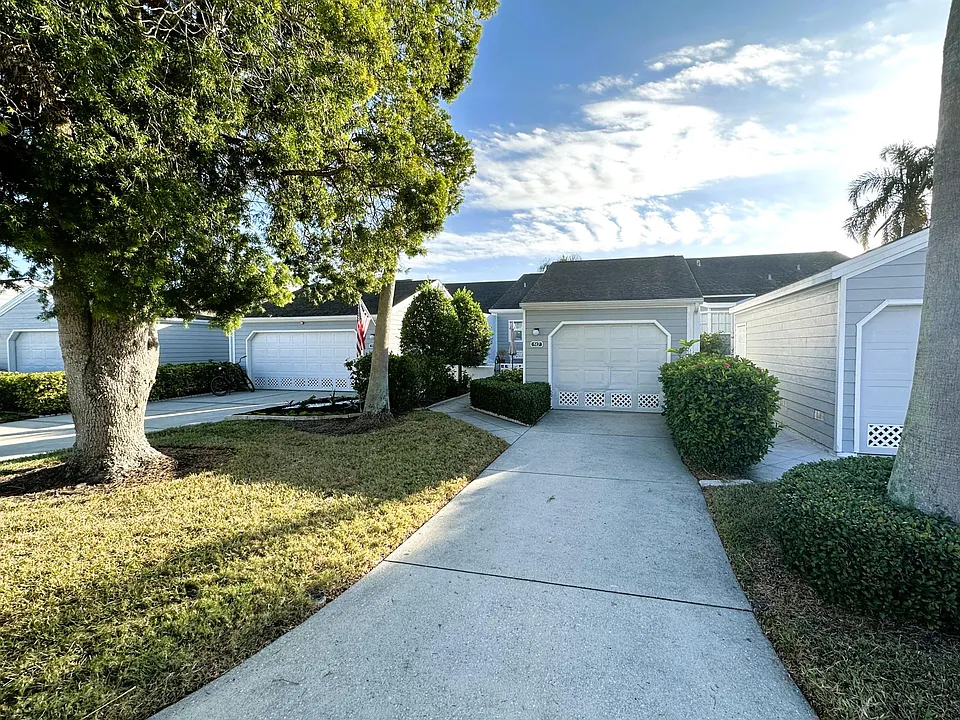 517 Woodstork Cir