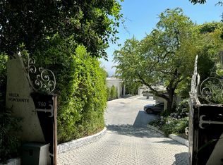 960 Stradella Rd, Los Angeles, CA 90077