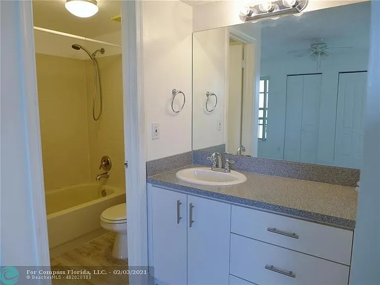 911 Twin Lakes Dr #3-N — Photo 48