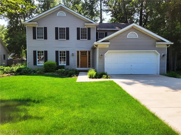 8444 Old Post Rd, Olmsted Falls, OH 44138