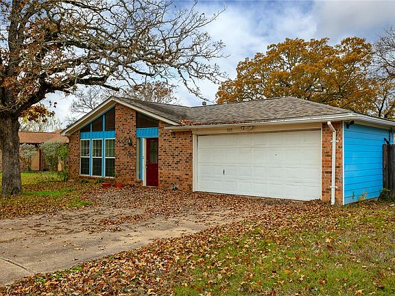 3rd image of 909 San Benito Dr