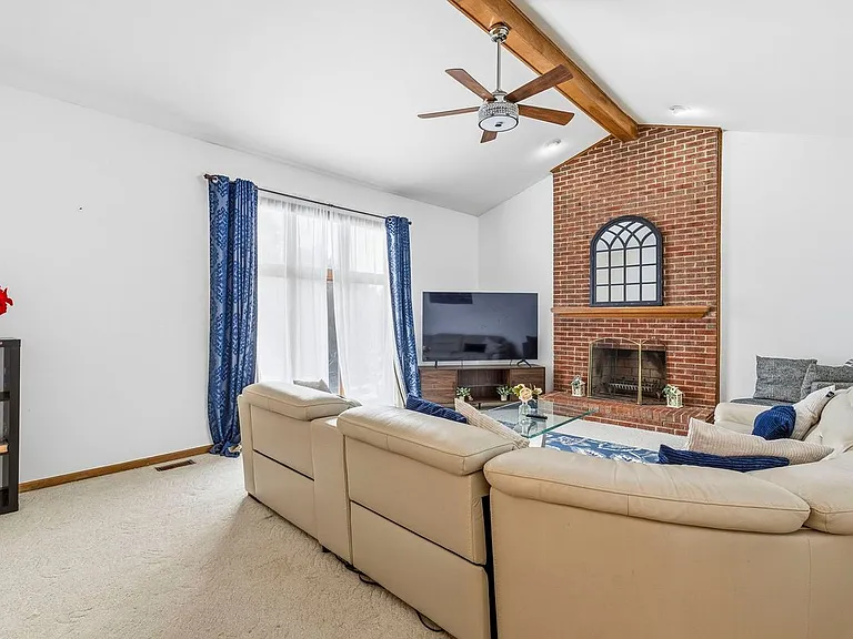 53428 Gregory Dr — Photo 7