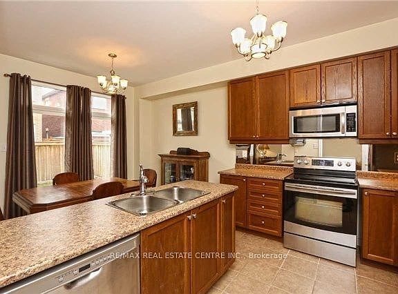 3rd image of 43 Joywill Ct