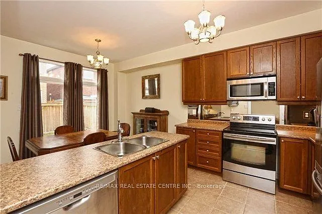 43 Joywill Ct — Photo 3