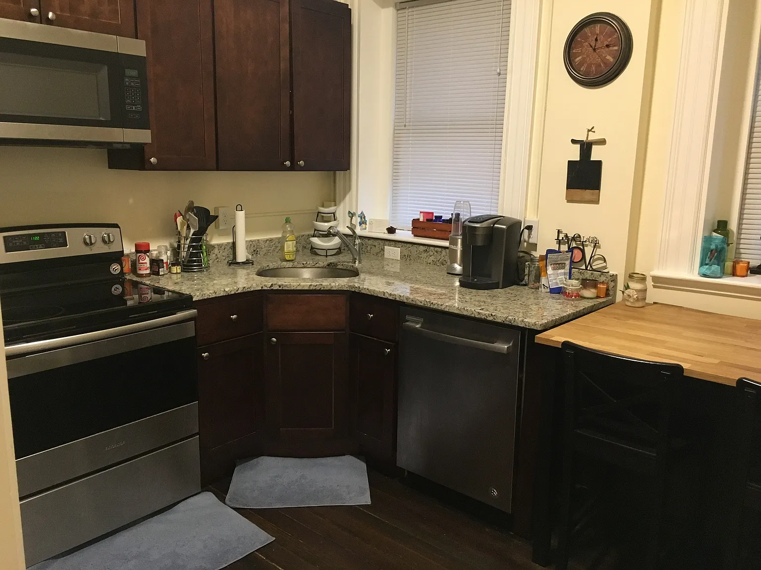 2 bed, 1.0 bath, $3,200 — Photo 3