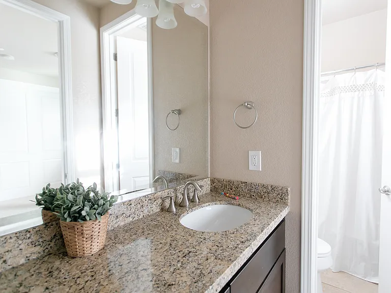 681 Addison Ln — Photo 6