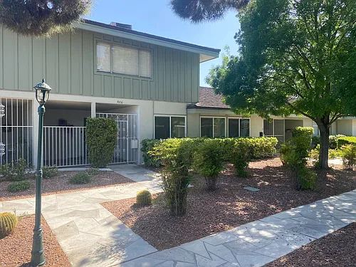 3016 El Camino Ave Photo 1