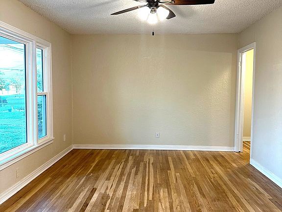 5th image of 2923 Travis St