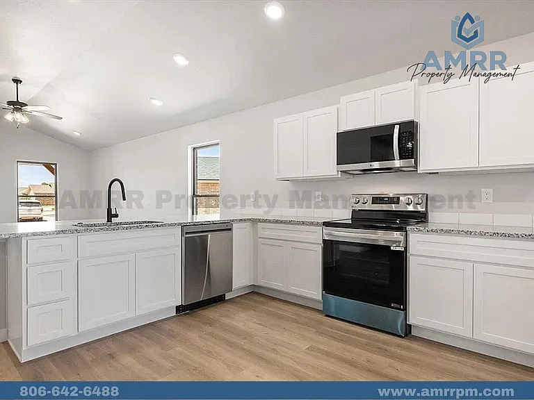 2304 Abbeville Ave — Photo 5