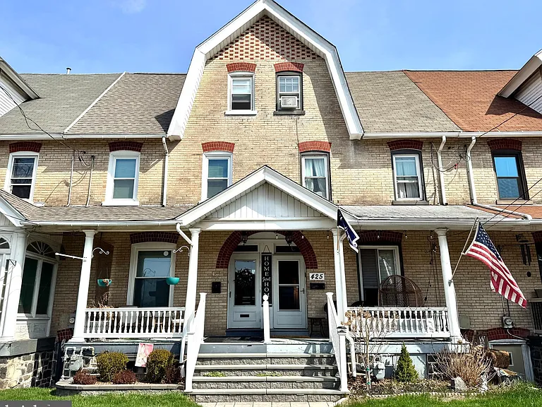 425 Juniper St — Photo 1
