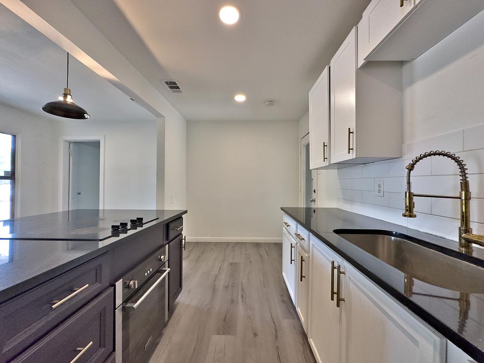 1st image of 2218 N Farola Dr