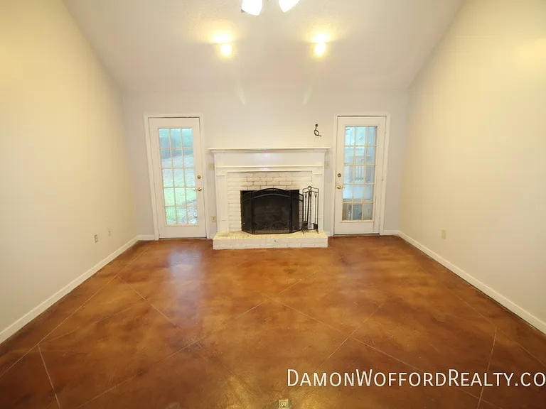 308 Woodrun Dr — Photo 10